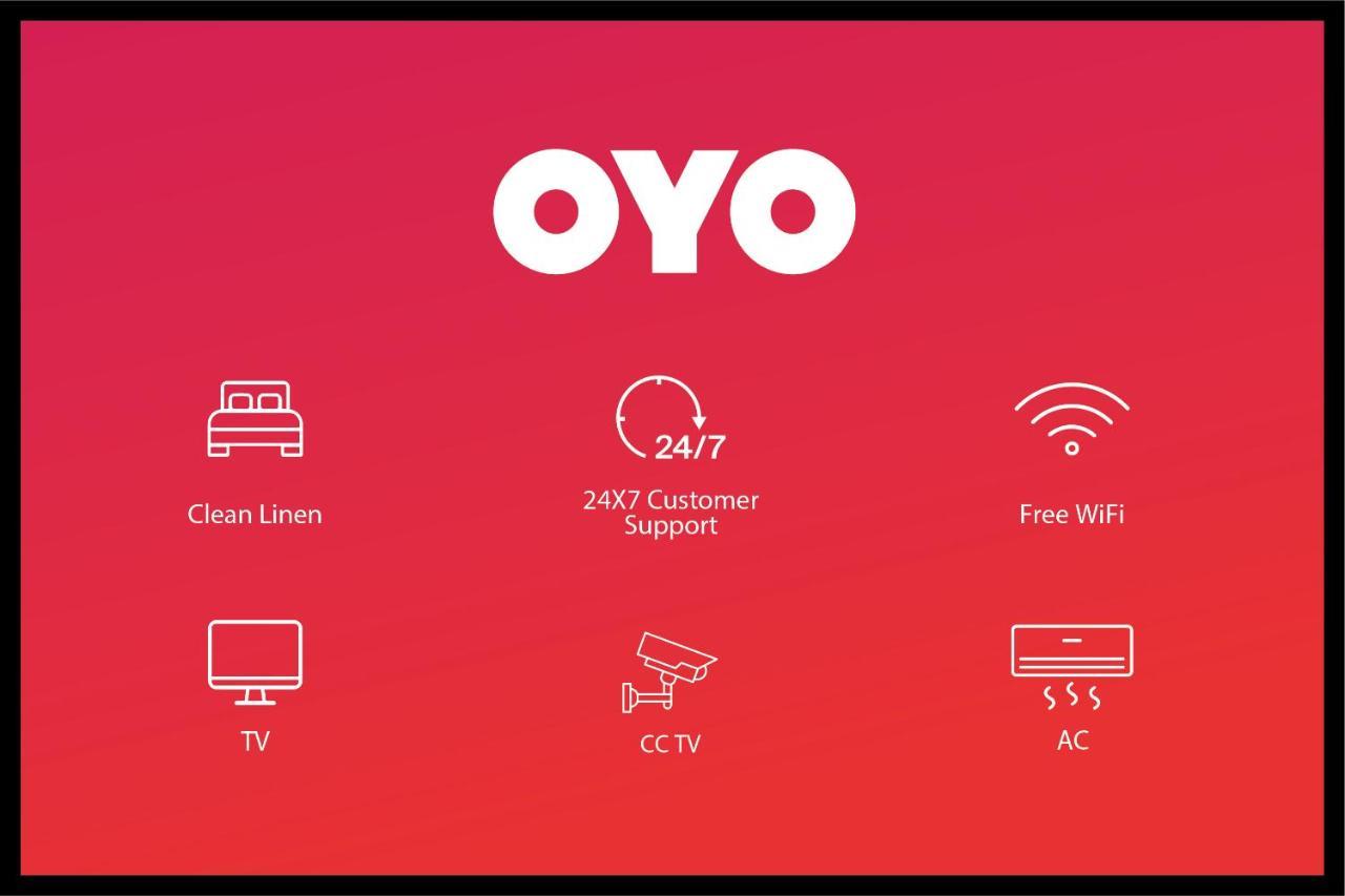 Oyo 15741 Z Inn Phursungi Esterno foto
