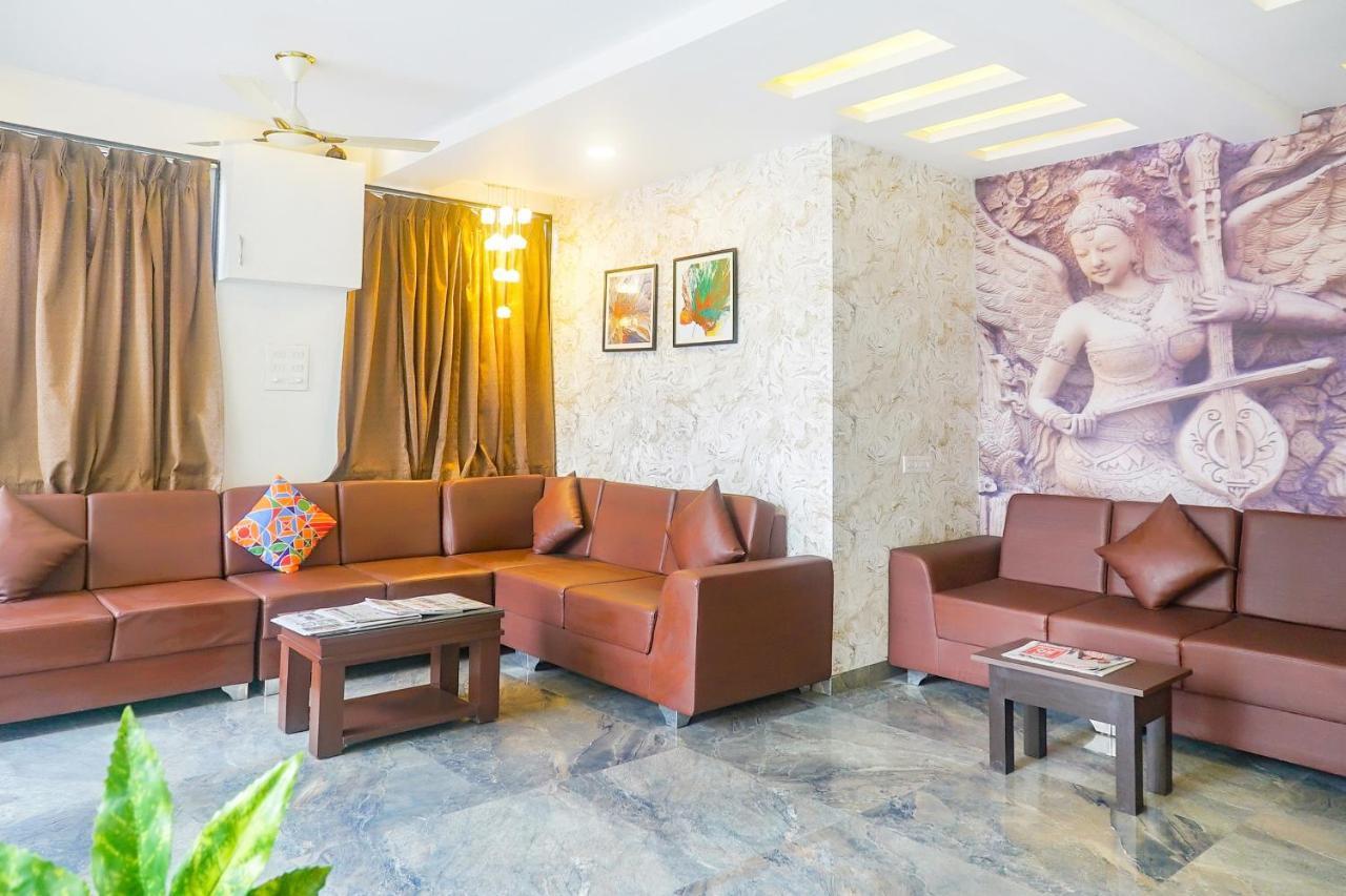 Oyo 15741 Z Inn Phursungi Esterno foto