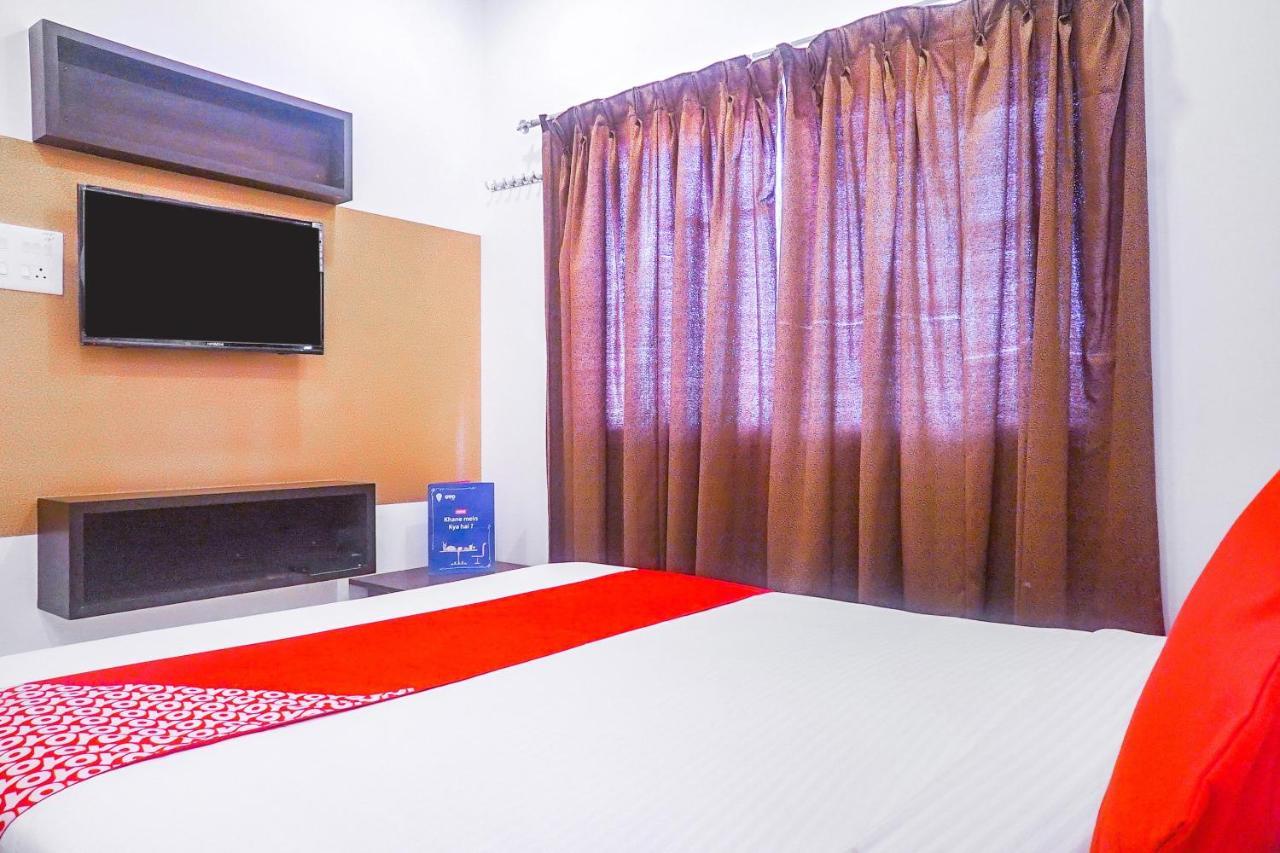 Oyo 15741 Z Inn Phursungi Esterno foto